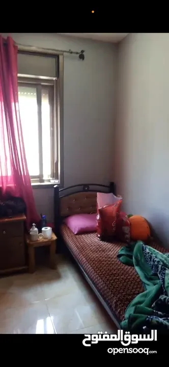 غرفة في سكن مشترك