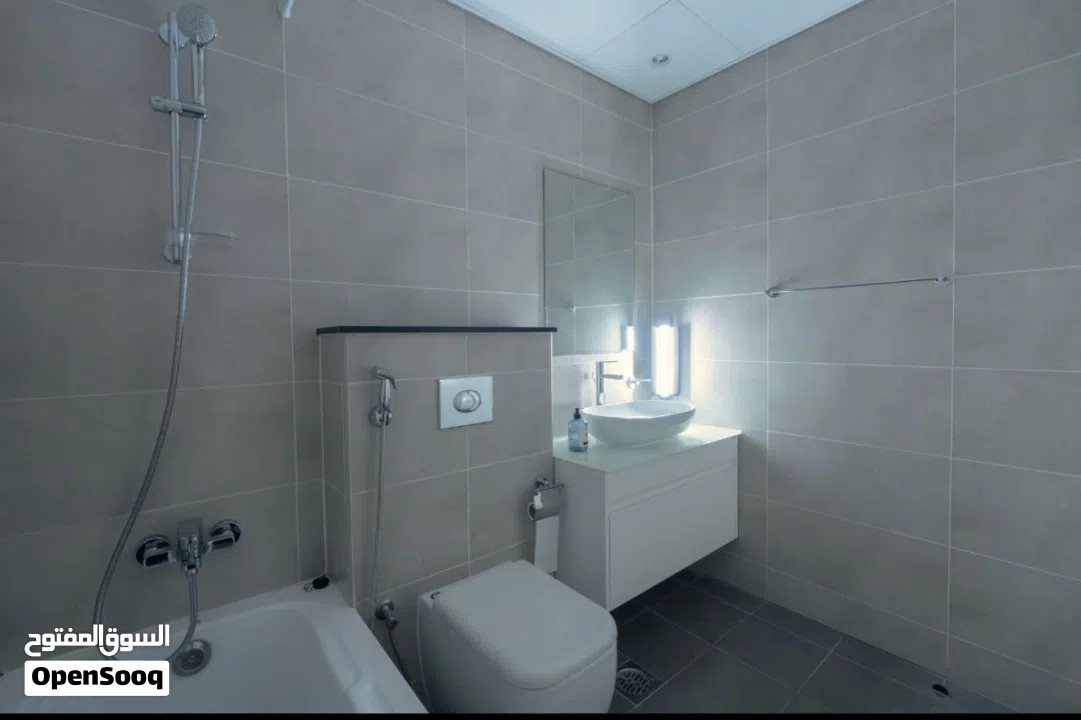 الاكثر طلبا جاهز للتسليم استديو مجهز بالكامل مع الفرش بالكامل مجانا بمنطقه حيويه استثماريه متميزه