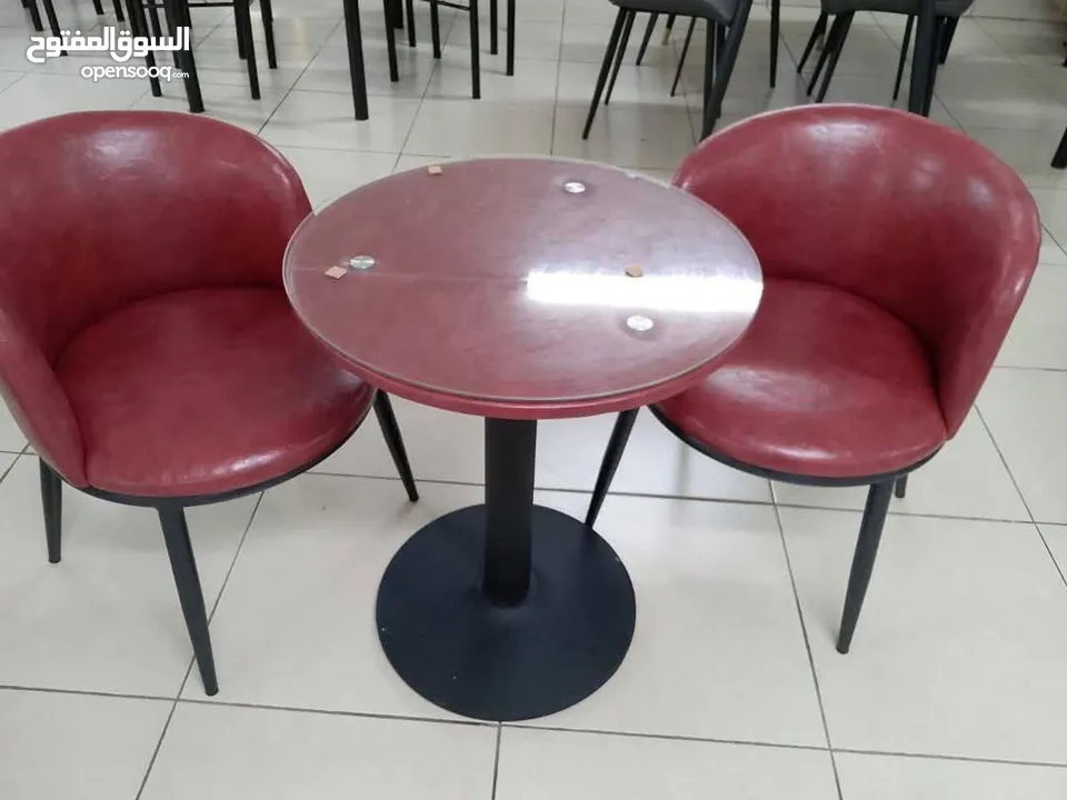 طاولة وسط مع كرسيتين  عرض عرض عرض لا تضيعوه من بين ايديكم اغتنموا الفرصة