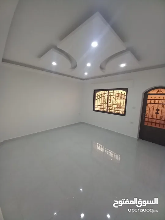 شقة ارضية جديدة للبيع بسعر مغري