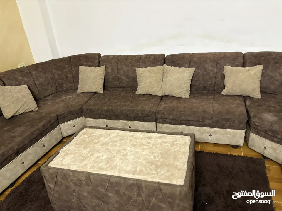 مجلس حرف U 12 مقعد