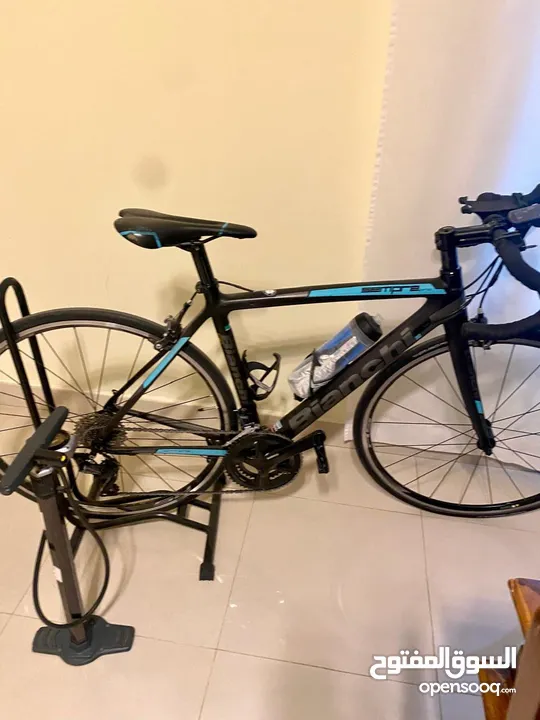 Road Bike Bianchi, Italy , carbon fiber , ultralight weight with Shimano Gear