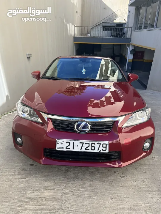 (للتواصل على الرقم).   Lexus ct 2013 for sale