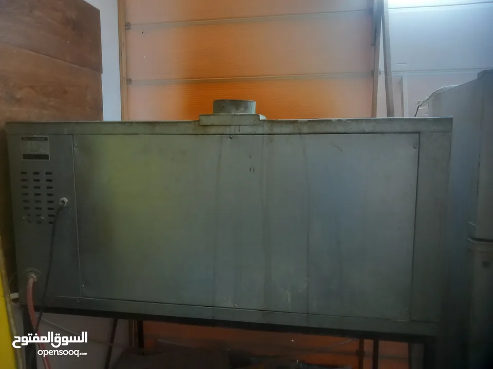 فرن بيتزا ومعجنات للبيع