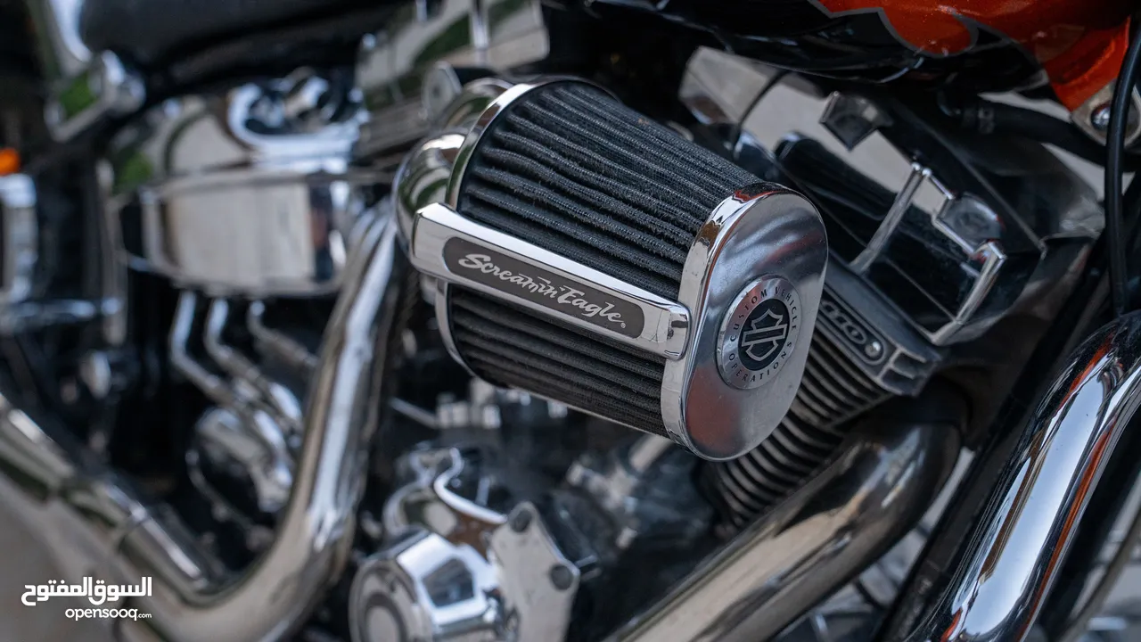 HARLEY DAVIDSON BREAKOUT CVO