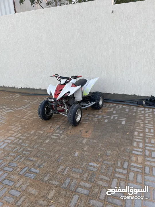 Yamaha raptor 2010 with spark gazzouz and the bike is loud and the price is 5000 and