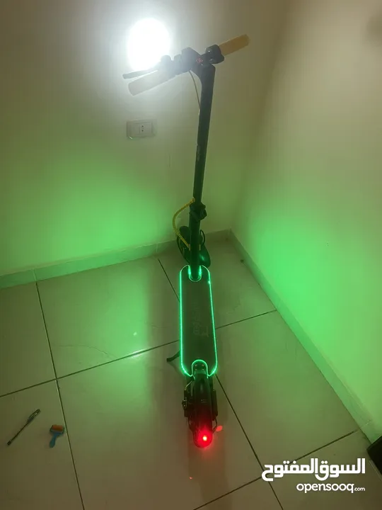 سكوتر كهربائي للبيع بحاله ممتازه