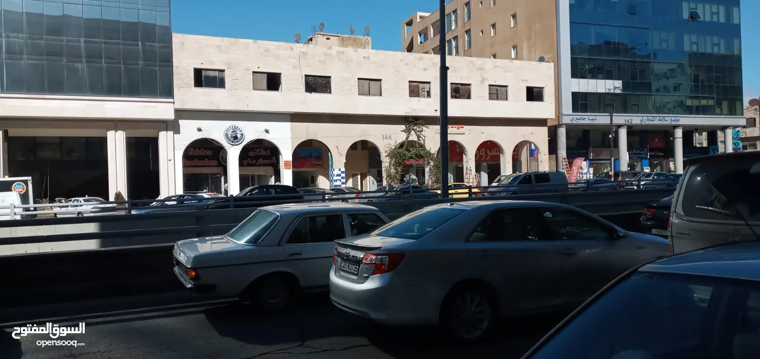 محلات في شارع المدينة المنورة والجاردنز للايجار
