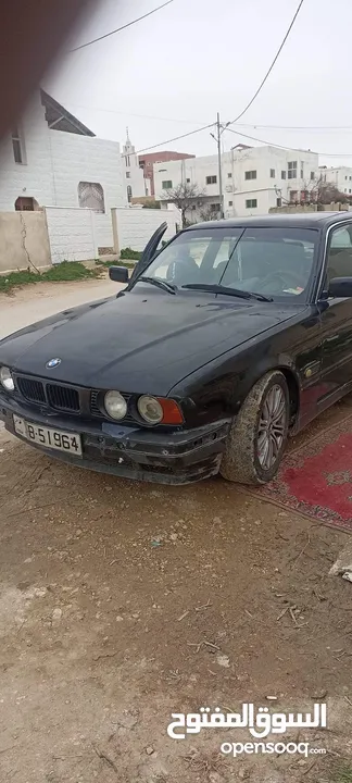 BMW E34 للبدل راس براس ع اي سياره اوتوماتيك مرخصه ونظيفه