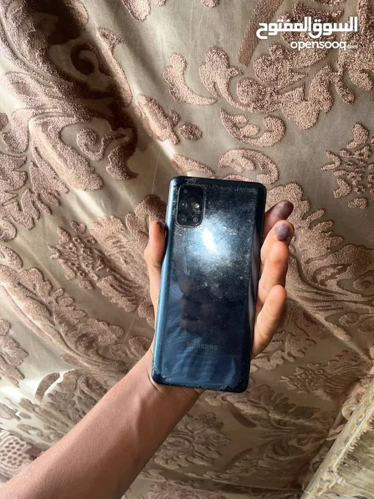 سامسونج M51 ذاكراته 128 RAM:8 GB جهاز مستخدم نضيف  بطاريتو 7000ملي امبير بدل على IPhone