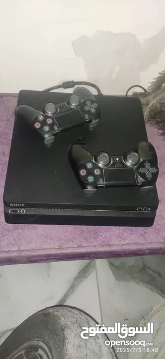 ps4 مع قبضتين وسيديgta 5