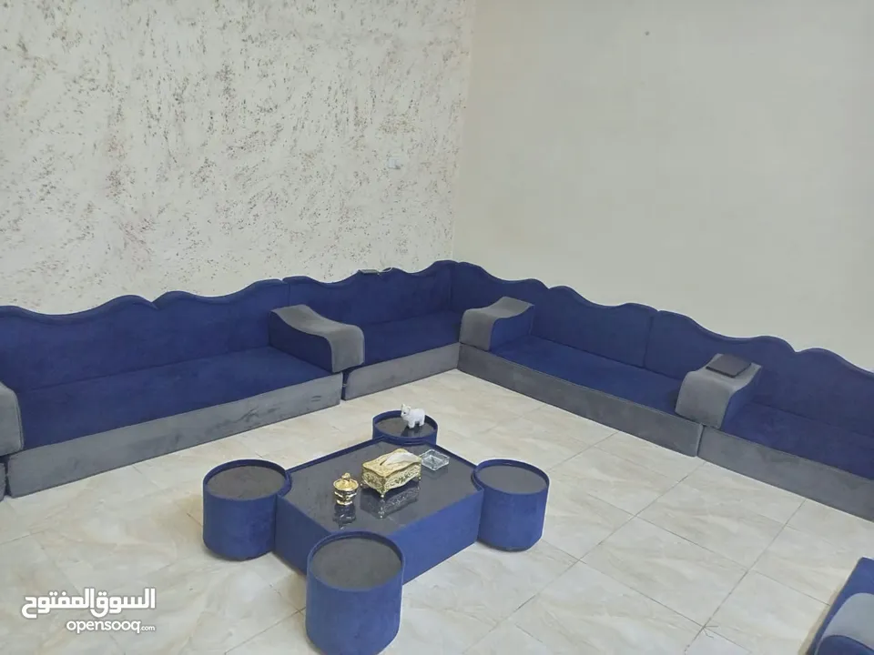 مجلس للبيع