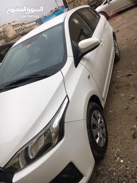 ‎تويوتا يارس SE للبيع هاتشباك 2015–