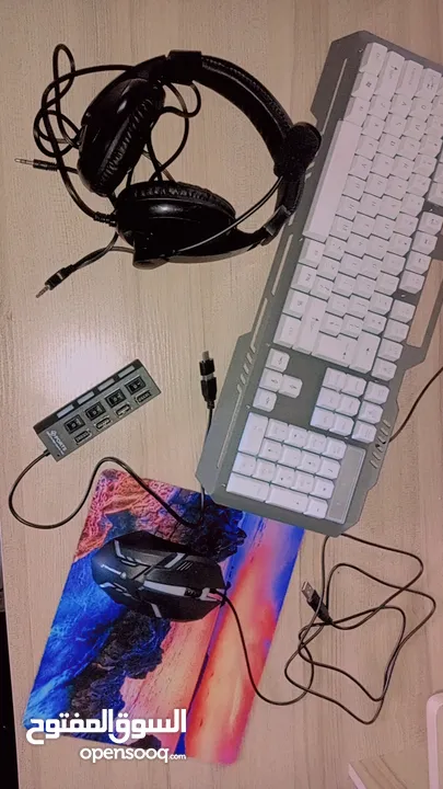 كيبورد وماوس مضيء RGB  + ماوس باد+ سماعة راس مع مايك + وصلة USB HUB + وصلة otg