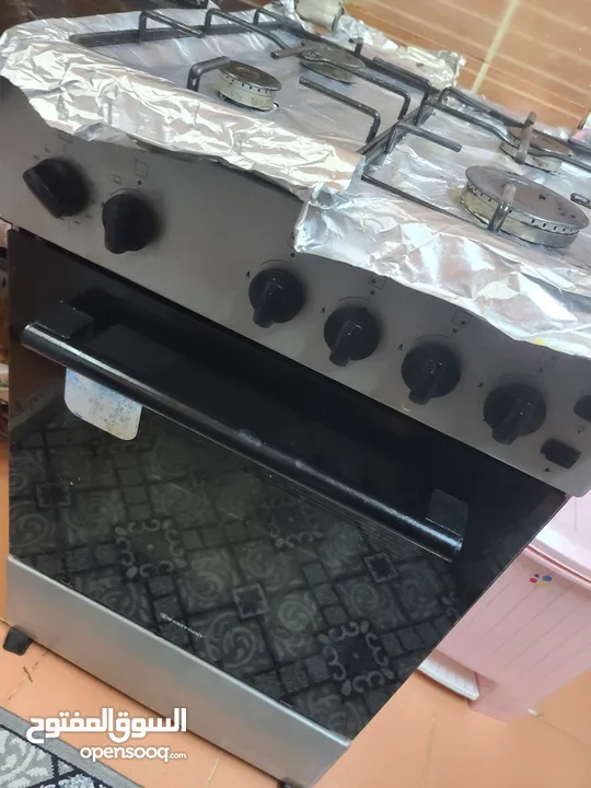 4 gas burners  cooker