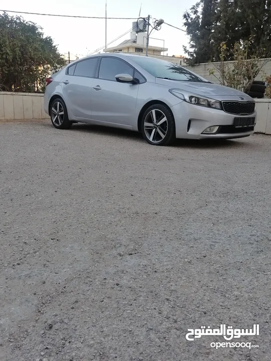 كيا K3 / ماتور 1600 /ديزل /عداد قليل 110  / فحص نخب/ اقتصاديه /الأكثر طلبا