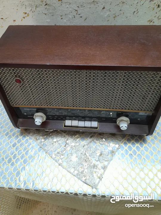 راديو فليبس قديم شغال