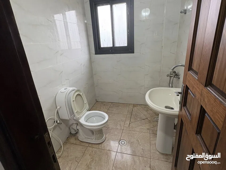 شقة للإيجار – رام الله / بيتونيا - مفرق 17 (قرب كازية الخواجا)