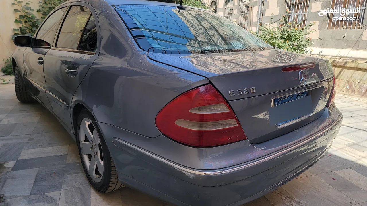 Mercedes Benz E320