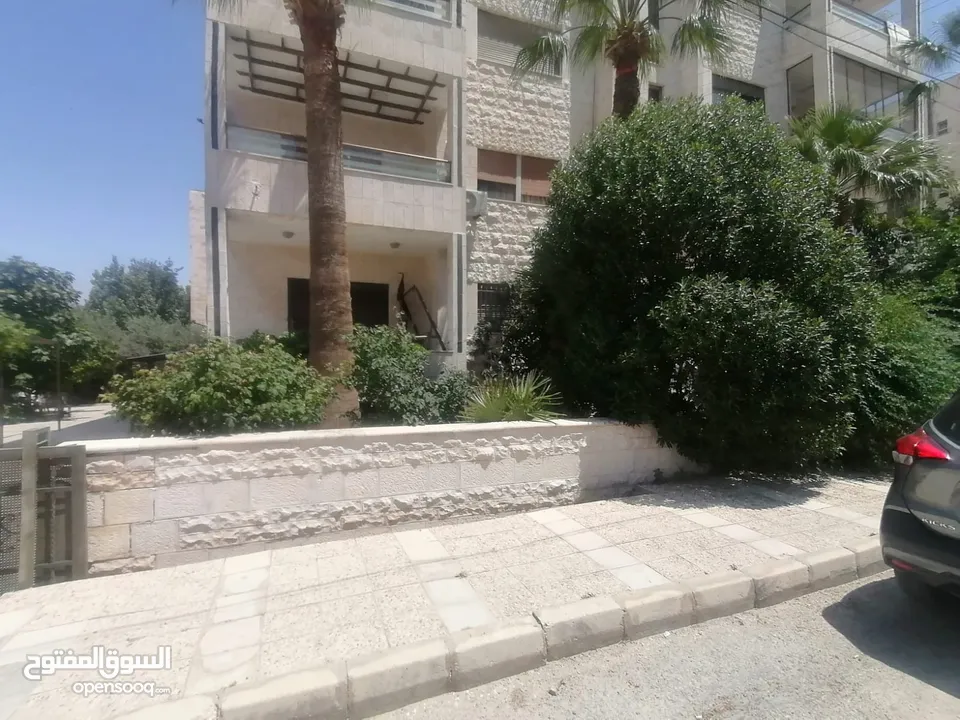 شقة أرضية 189م الجاردنز مع مدخل خاص قرب مشفى ابن الهيثم خلف فندق أرينا  