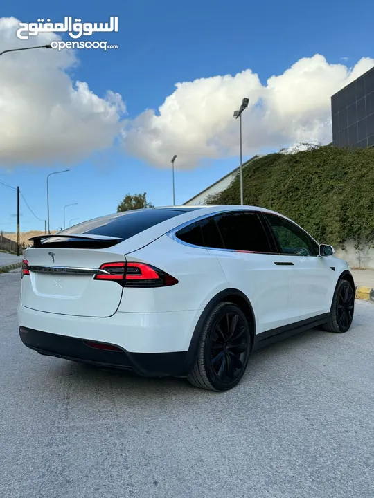 Tesla x 2023  D100