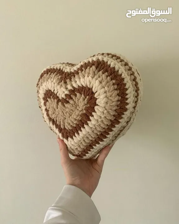 اغراض كروشيه متنوعة للبيع مع امكانية التصميم حسب الطلب