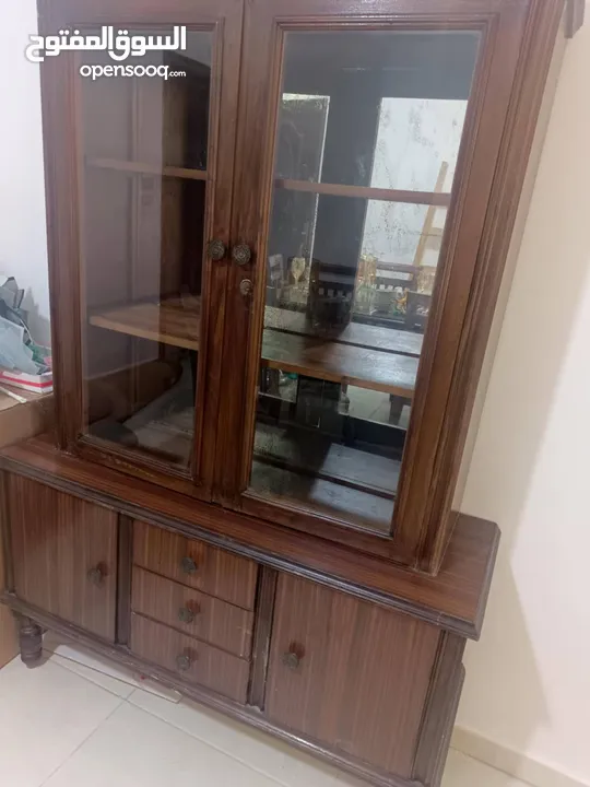 طاوله سفره وبوفي استعمال عرسان شبه جديد