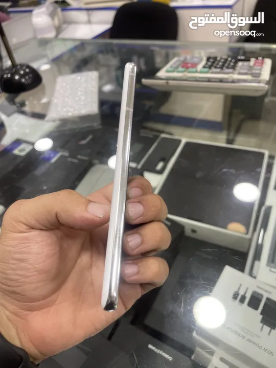 Samsung S21 شرق الاوسط بحالة ممتازة
