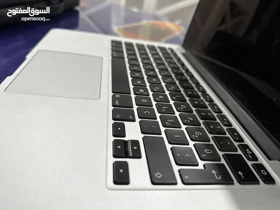 MacBook Pro 2015 Core i5  13 inch  Ram 8g Battery cycles 88