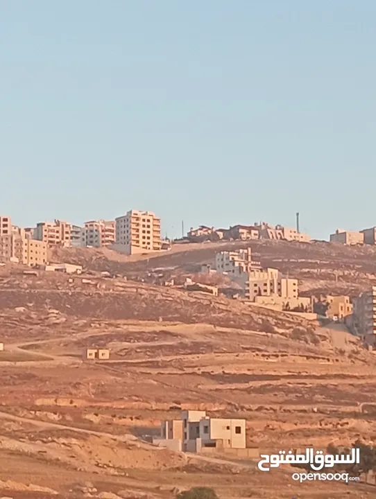 اراضي مميزه جدا حد الجبيهه تحت شارع الاردن المساحات مختلفه خلف مطعم ديوان زمان