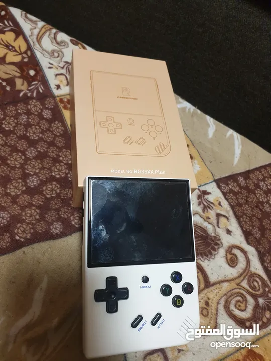 جهاز اتاري عليه مجموعه العاب