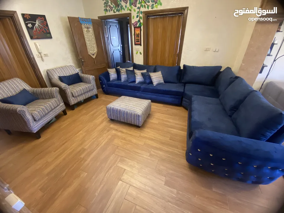 طقم كورنر منجد جديد لم يستعمل بعد التنجيد للبيع سعر مغري قابل للتفاوض