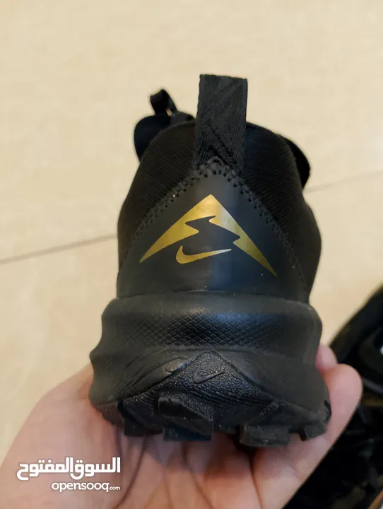 حذائين   NIKE  اصليات وارد امريكي جديد غير مستخدم