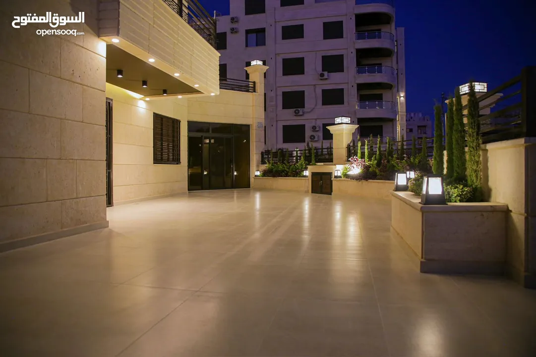 شقة فخمة تسويه شبه ارضي #مساحة #180م مع تراس 150م #للبيع في مرج الحمام (مشروع75)
