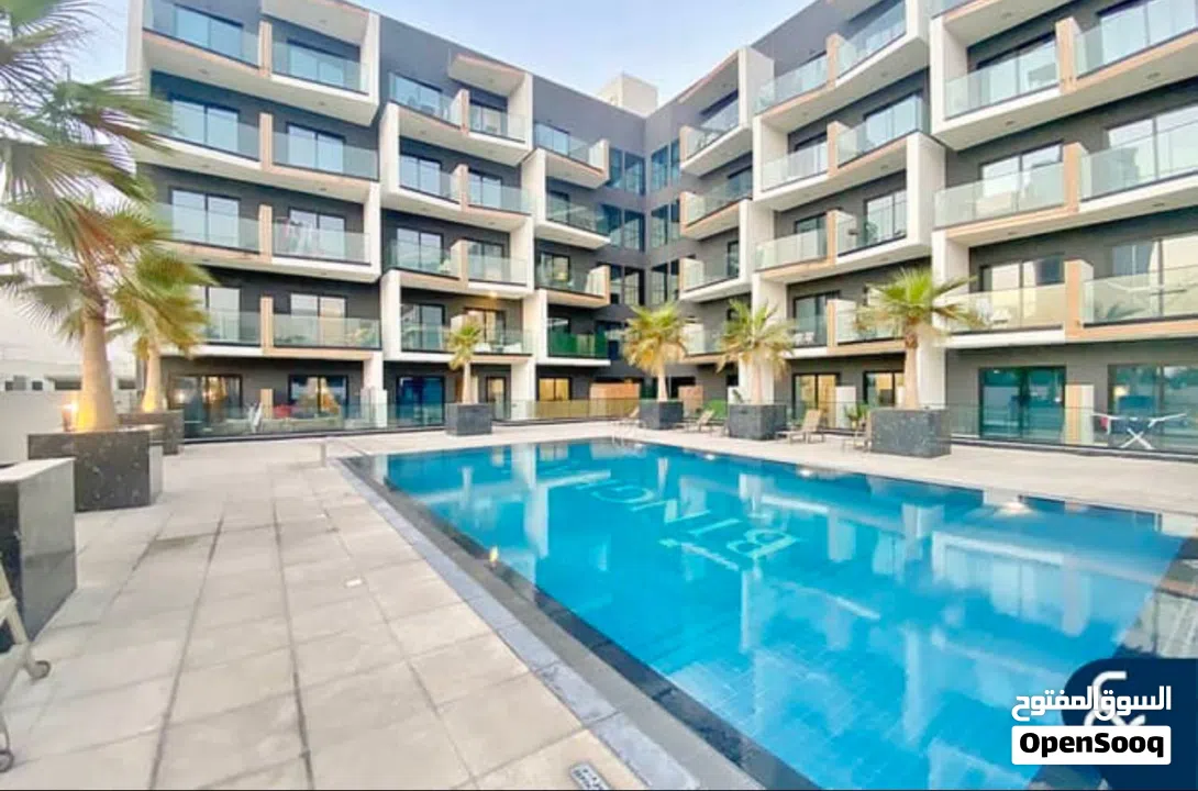 شقه متميزه سعر وموقع ومساحه بالاضافه الي عايد مضمون 13% غرفه وصاله بالجميرا جاهزه للسكن