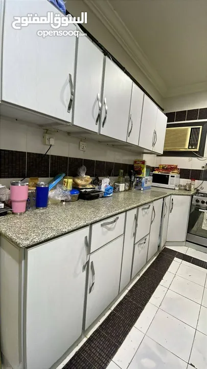 مطبخ المنيوم تقريبا 10متر نضيف للبيع