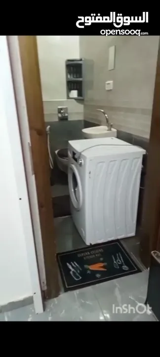 شقه للايجار الشرفه مع ساحه ومدخل خاص ؛ عرسان او موظفات