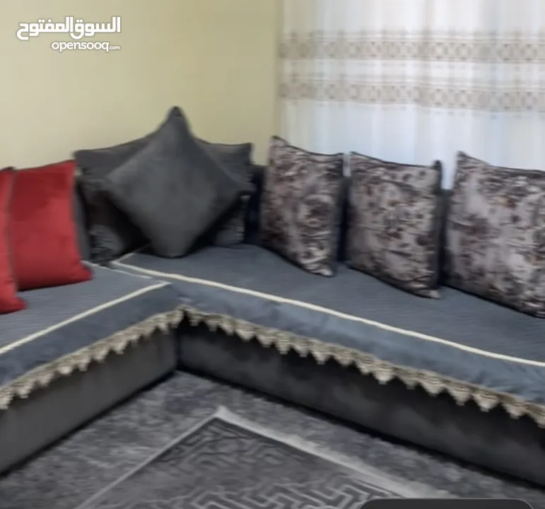 طقم كونر تفصيل بحاله ممتاز