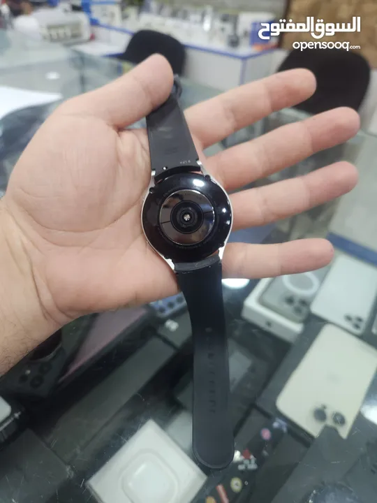 Samsung watch 4 44mm بحالة ممتازة