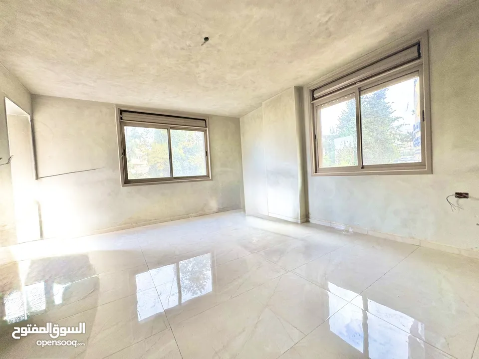 شقة جديدة وموقع مميز