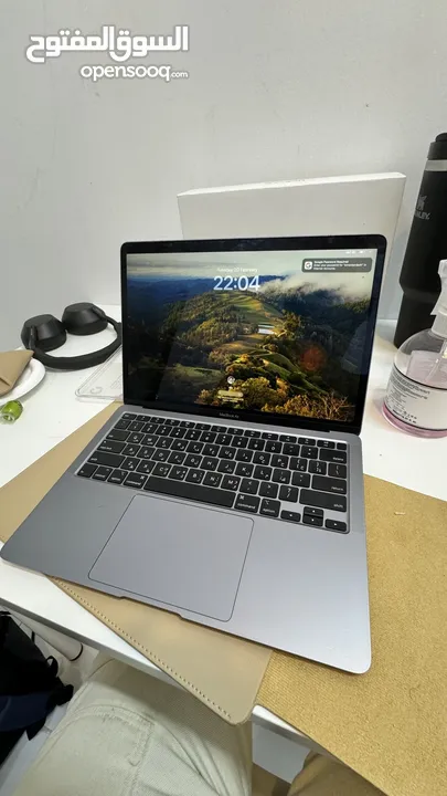 MacBook Air 2020 (not m1)13.3 inches 8 Ram 256GB