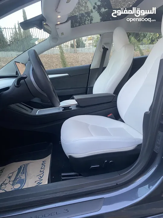 Tesla Model 3  موديل 2023 جمرك جديد  فحص أوتوسكور B+ بدفعة لا تقل عن 10 الاف دينار
