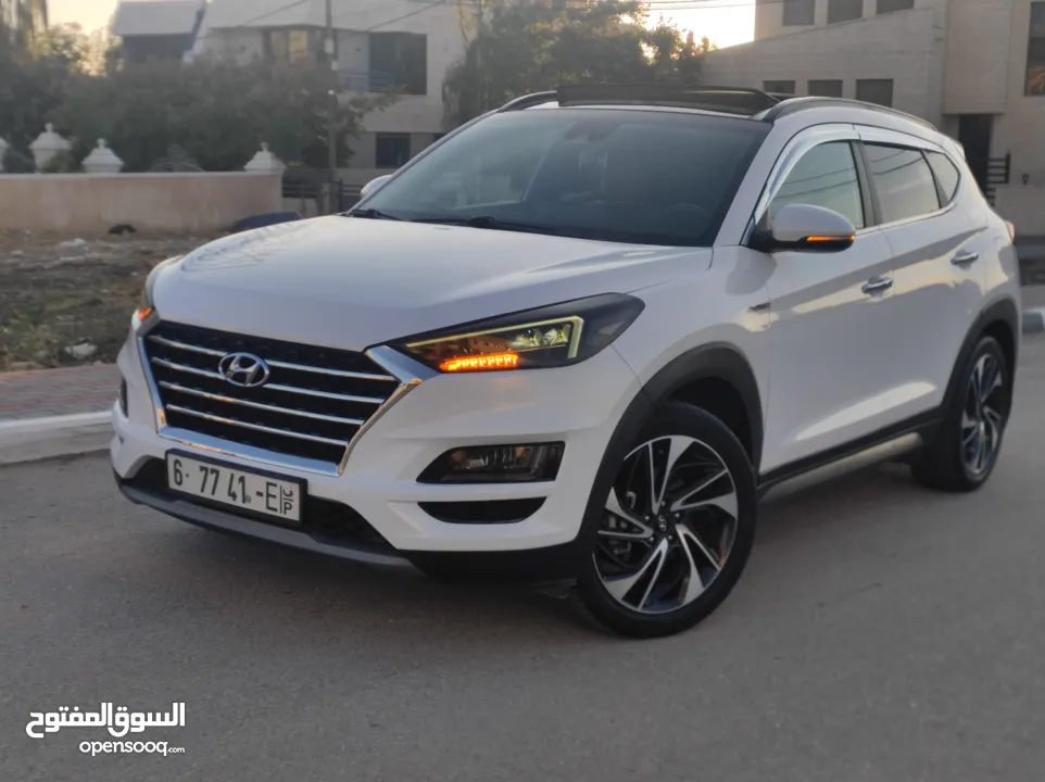 هونداي توسان بنزين فل مسكر اضافات دفع رباعي جيب بالكرتونة قطارة بالمصروف