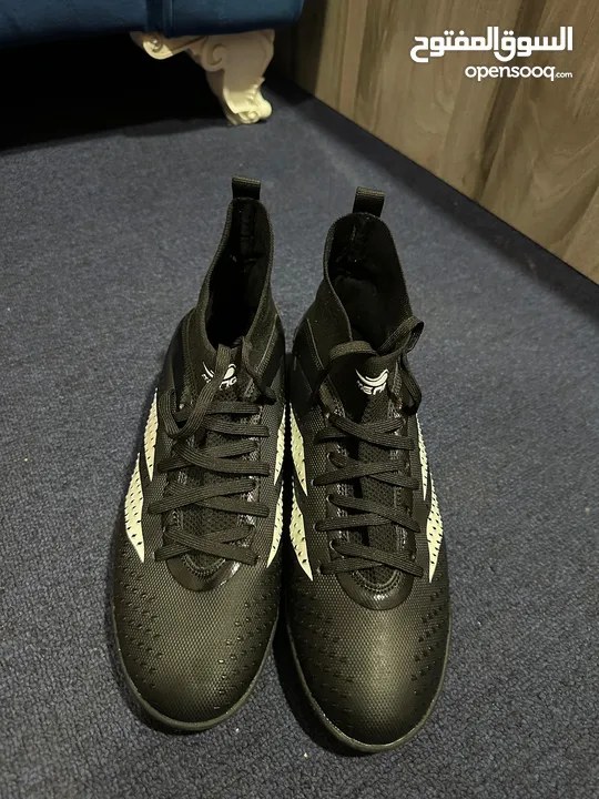 Meng football boots