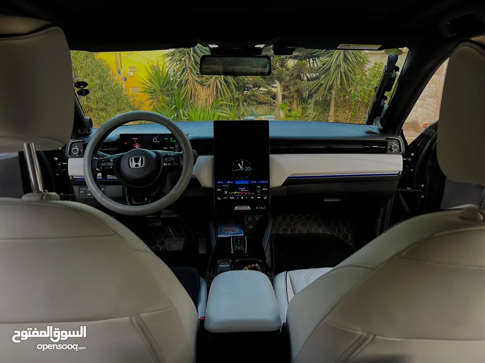 Honda E:NS1 E4 electric 2023  هوندا e:ns1 فئة E4 فل اضافات، اسود ميتاليك، داخليه لون ابيض فخمة