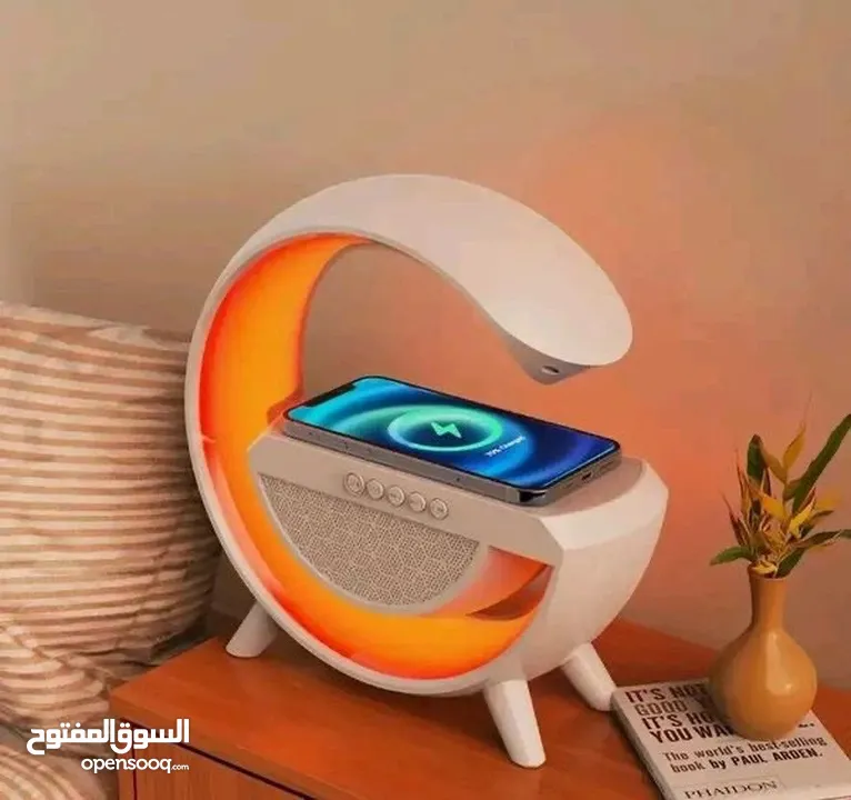 سماعة LED لاسلكية مع شاحن مدمج