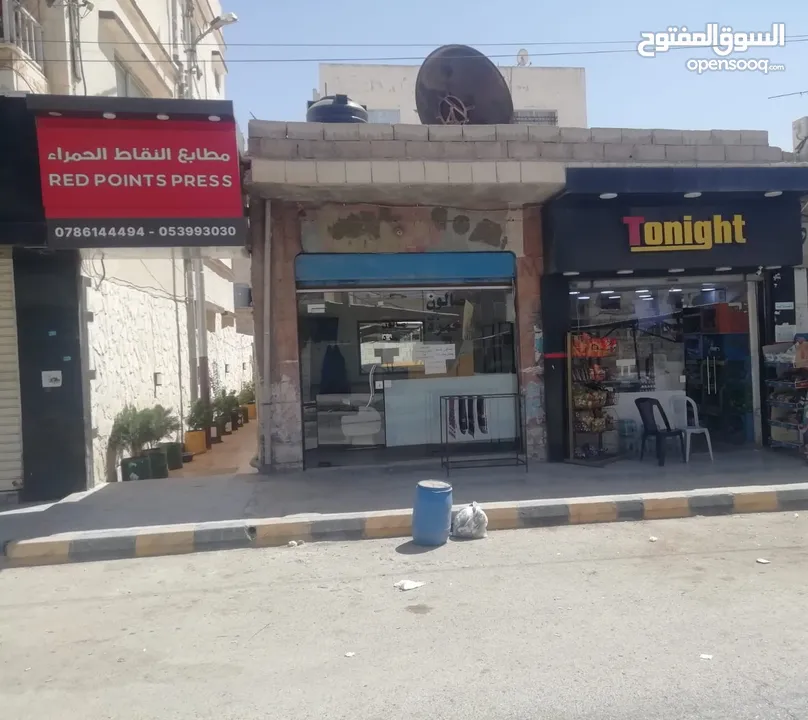 صالون رجالي للبيع مع كافة معداته بداعي السفر وعدم التفرغ