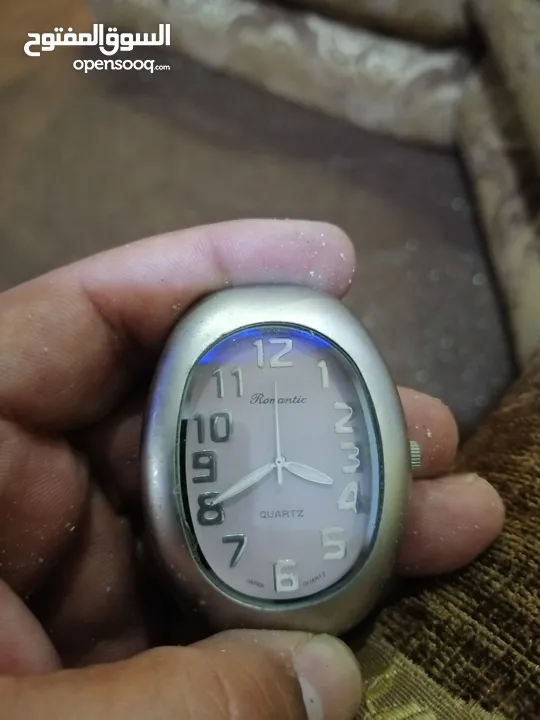 مجموعة ساعات للبيع