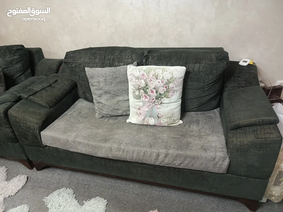 طقم كنب شبه جديد للبيع فقط