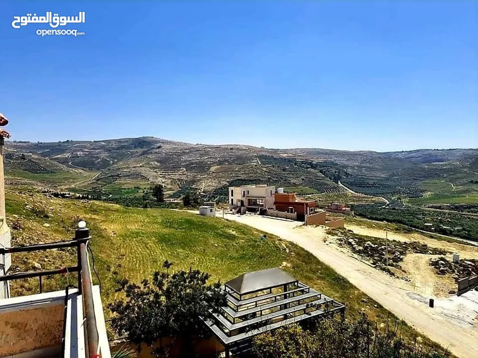 فيلا للبيع في أجمل المواقع في عمان تبعد عن الدوار السابع 15 دقيقه اطلاله مميزه على جبال فلسطين